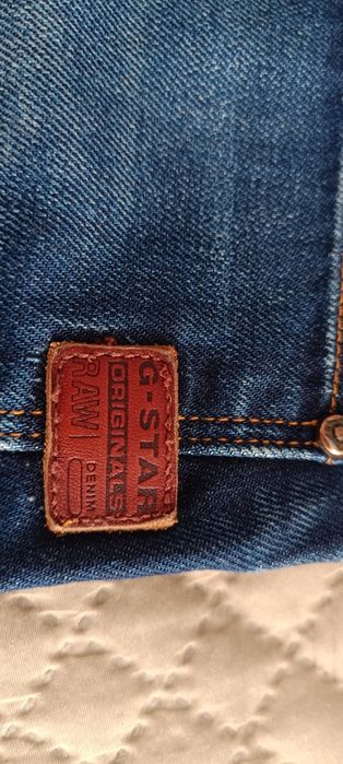 Продавам мъжки дънки G - Star