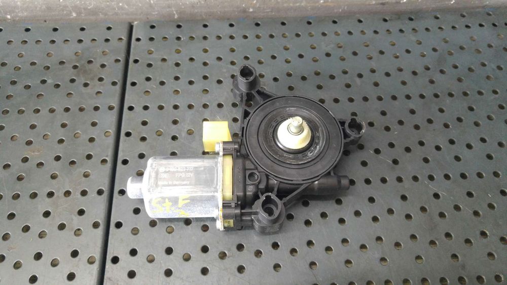 Motoras macara geam stanga fata skoda octavia 3 5e3 nl3 nr3 5q0959801b