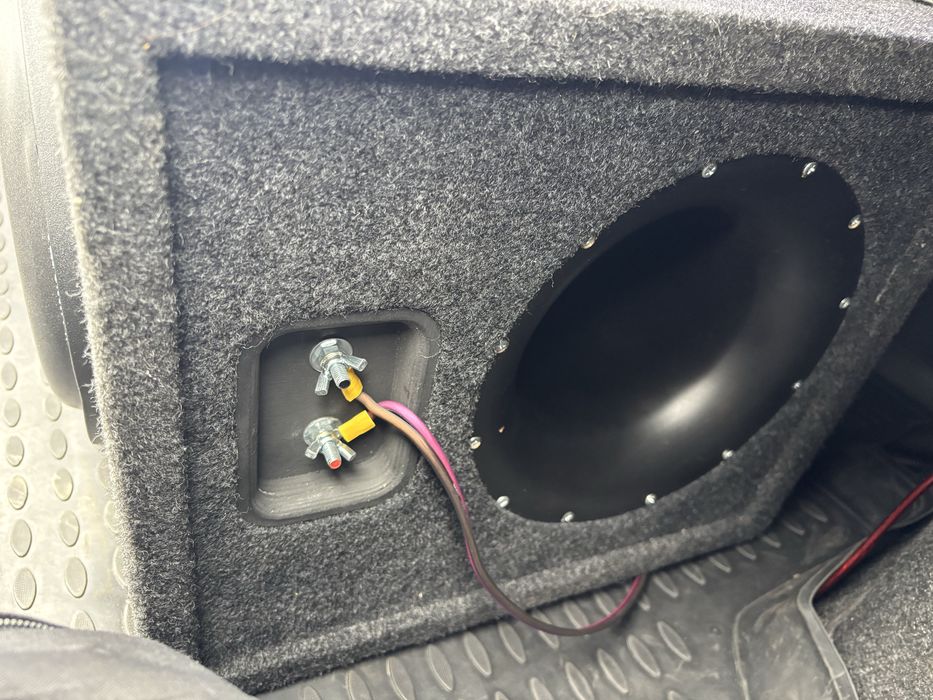 Продам Сабвуфер срочно