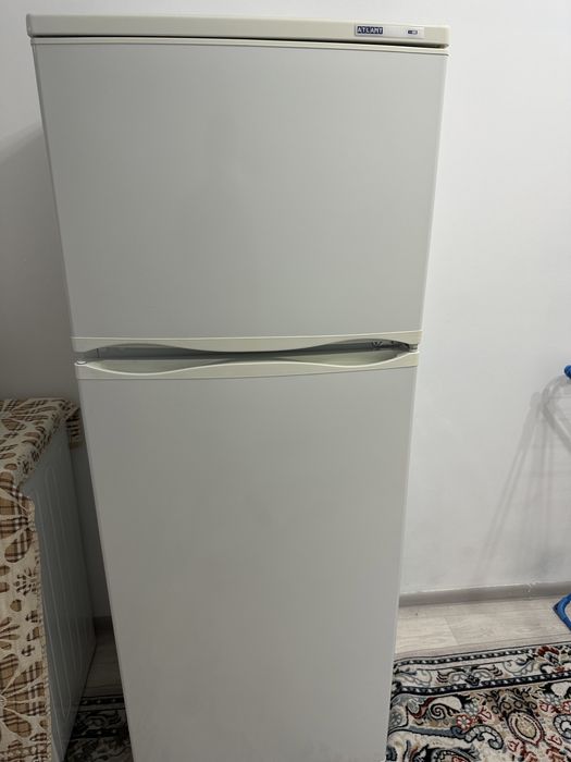 Продаеться холодильник