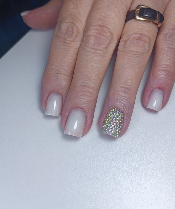 Маникюр с покрытием 5000,до конца декабря!