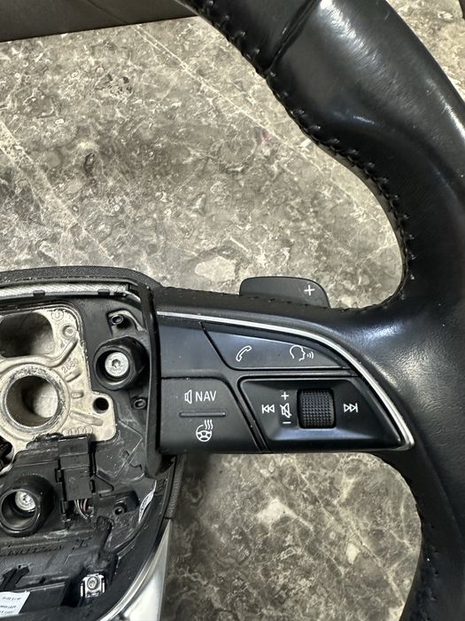 Audi Q7 A3 A4 Q8 волан С подгрев