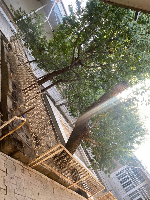 Продаётся дом 12 соток земли в центре города