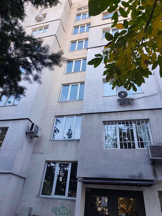 Двустаен апартамент в ж.к. Люлин 3