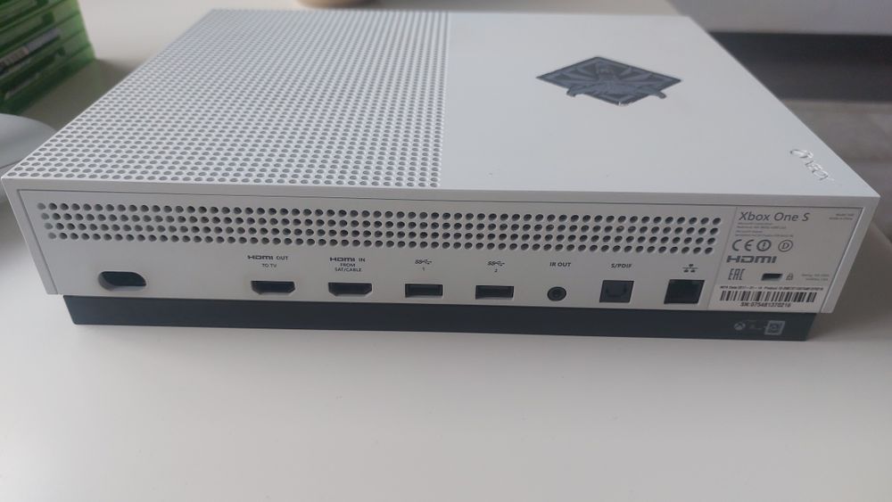 Xbox One S +2 manete