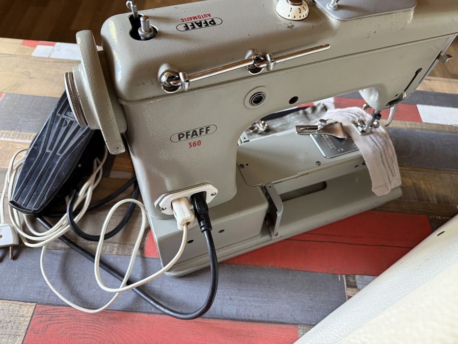 Masina cusut Pfaff 360 automatic