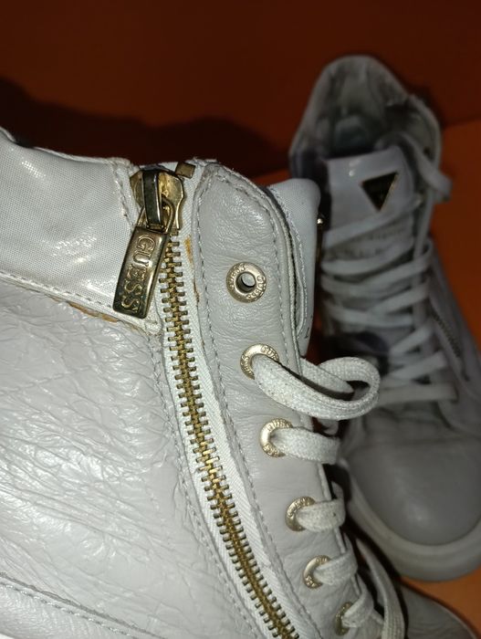 Guess Los Angeles N 37 кожени