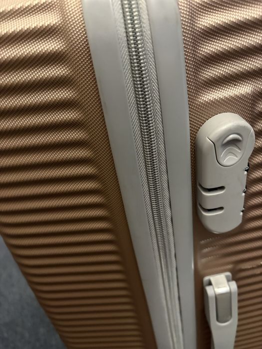 Куфар розово злато