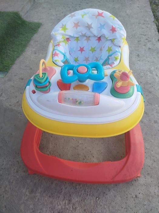 Стульчик для кормления , ходунок