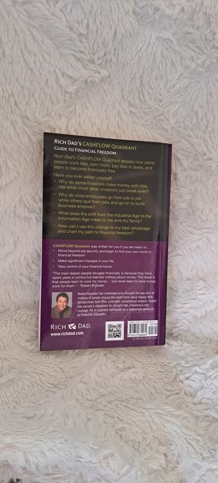 Carte educatia financiara in limba engleza