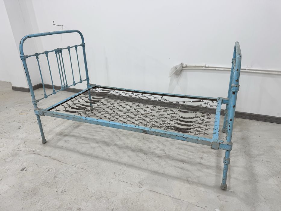 Продается железная кровать
