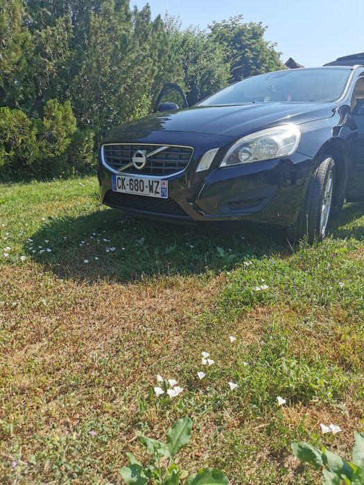 Vând Volvo v60 euro5