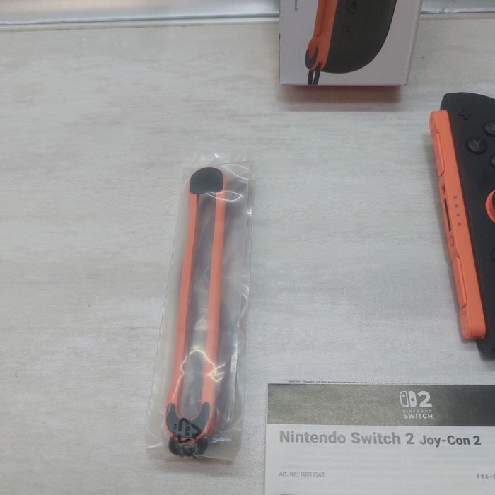 Оригинален Десен Контролер Joy-Con 2 за Nintendo Switch 2 (Light Red) • Пълен комплект с кутия