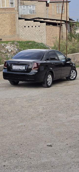 Автомобиль ласетти