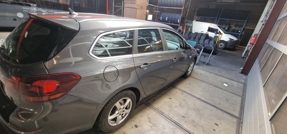 Vand opel astra j