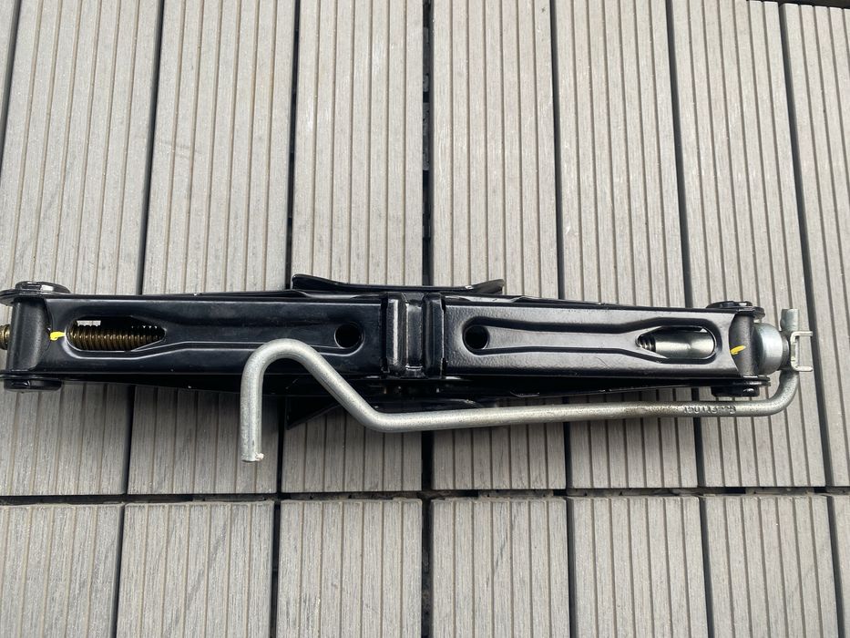 Vand cric Renault/Dacia