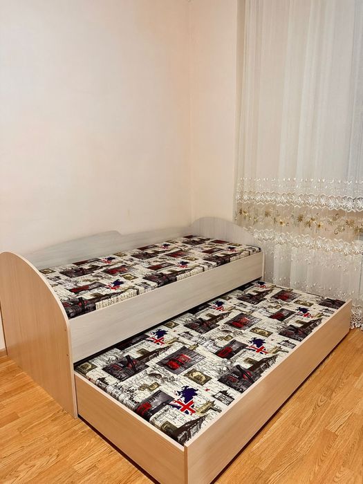 Продаю детскую гарнитуру