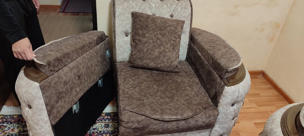 Диван и кресло мебель