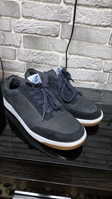 Оригинальные кроссы Clarks