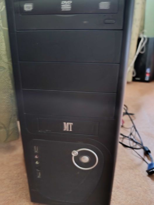 Продам компьютер, монитор, мышь.