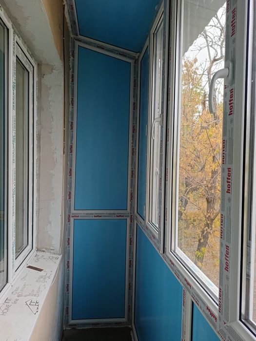 Окна, балконы, витражи