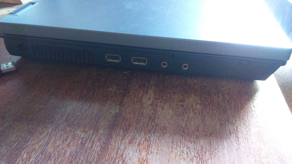 Лаптоп HP Compaq 6715s