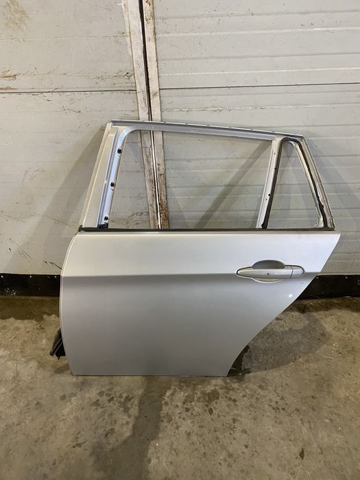 Врата Бмв 3серия е91 (vrata bmw 3 e91)