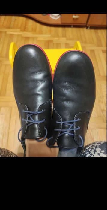 Camper Slippers с червена подметка