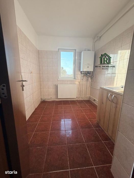 Apartament 3 camere, decomandat, disponibil imediat !
