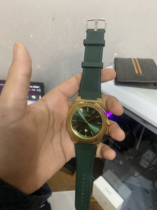 Часы наручные,зелено золотые