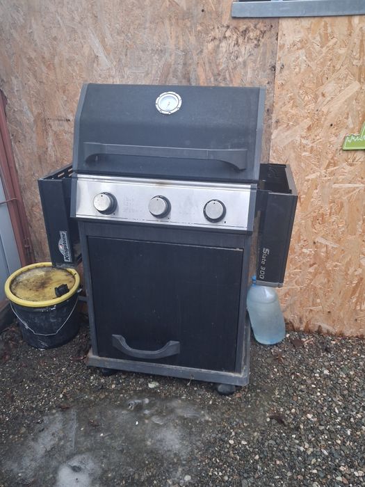 Grătar pe gaz  350 de lei