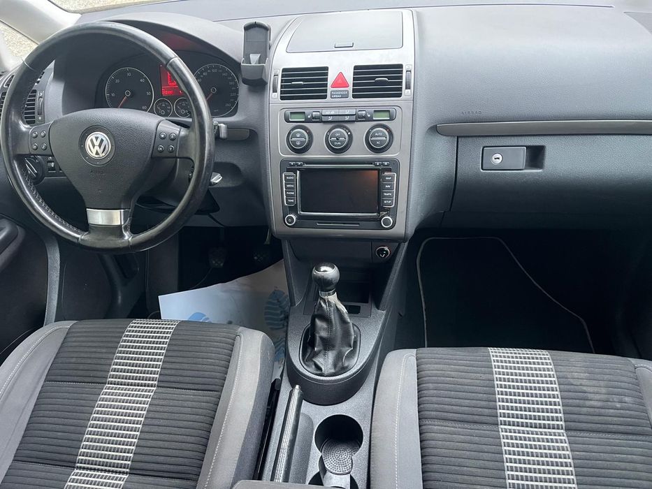 Volkswagen Touran 2.0 TDI 140 cai 2008 7 locuri