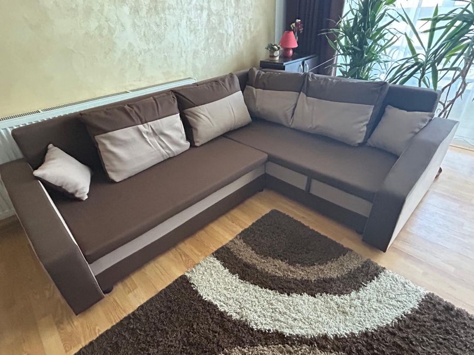Canapea extensibila cu lada de depozitare