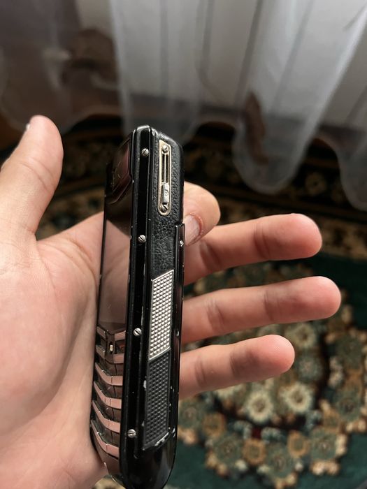 Продам телефон Vertu