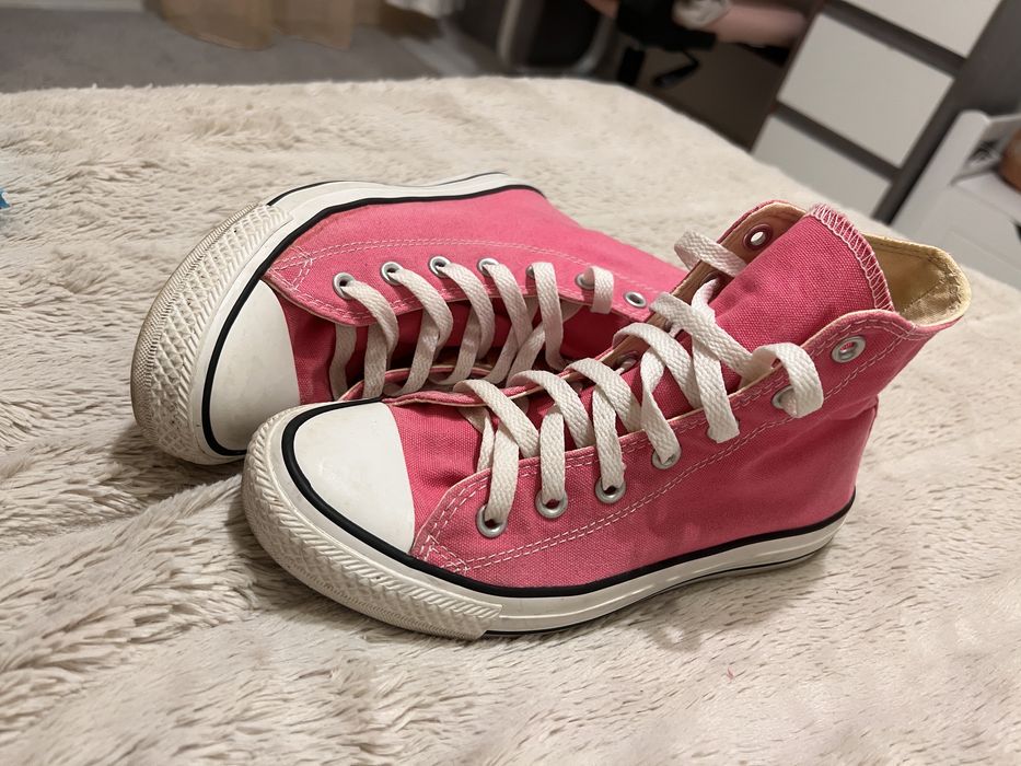 Converse roz marimea 37