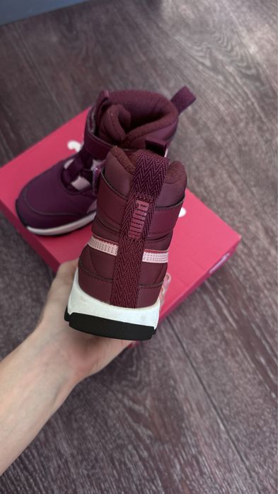 Продам детские ботинки