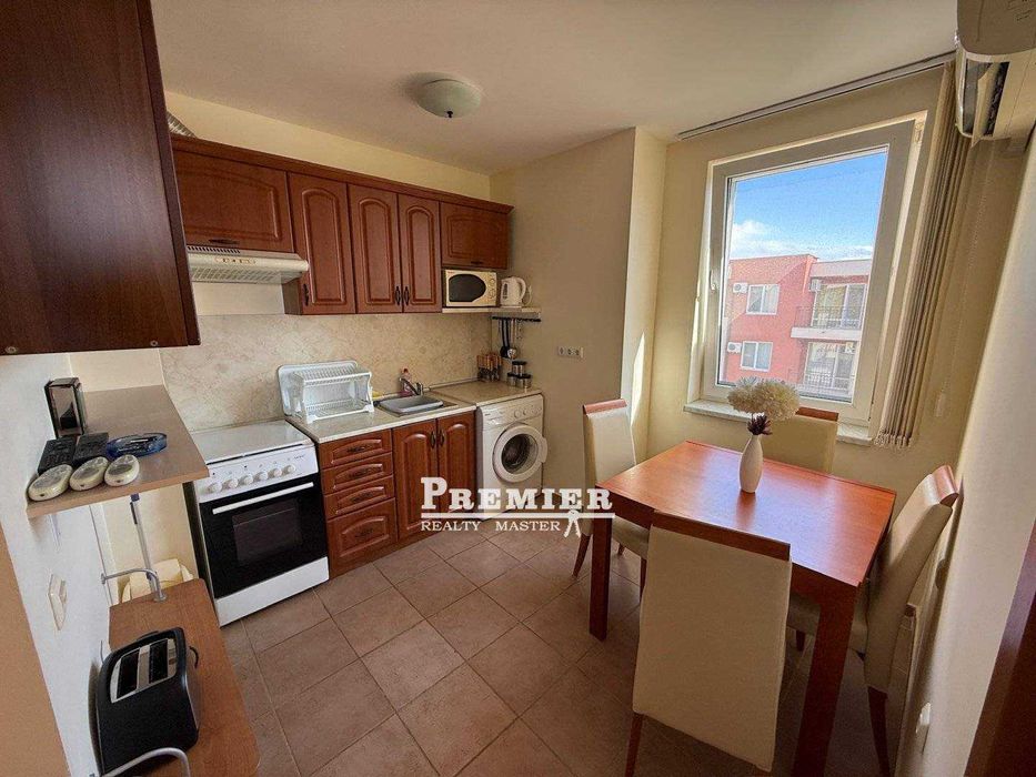 Тристаен апартамент в много добре поддържан комплекс