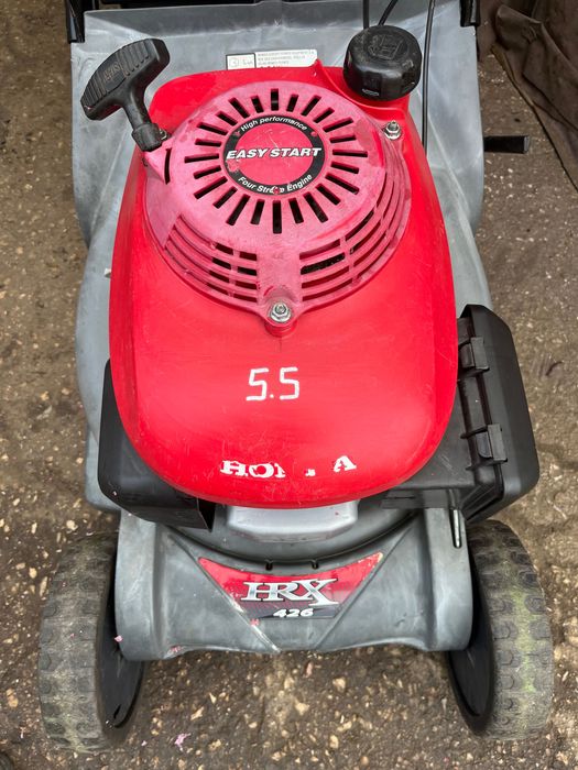 13 : Самоходна моторна косачка HONDA 5.5 hр