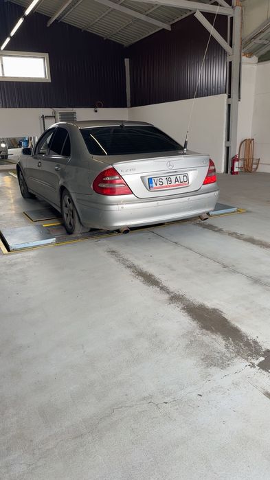 Vând Mercedes Eclas 270