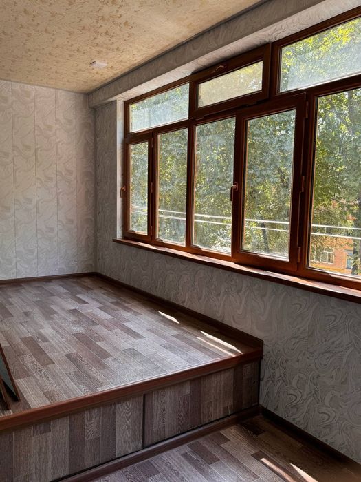 Продается трёхкомнатная квартира в восьмом микрорайоне