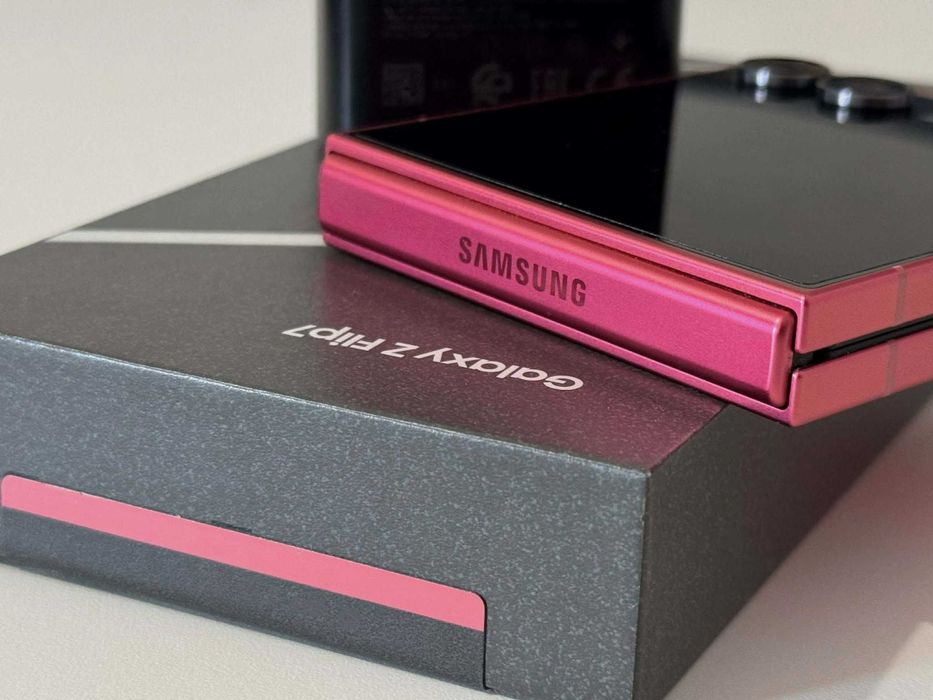 Бартер! 24м.Гаранция! Samsung Galaxy Z Flip 7 512/12GB Coralred (Червен)