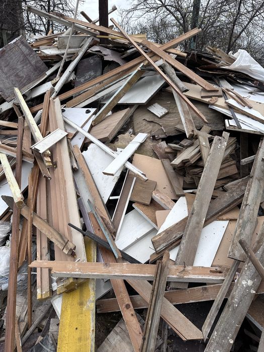 Lemne de foc din demolari