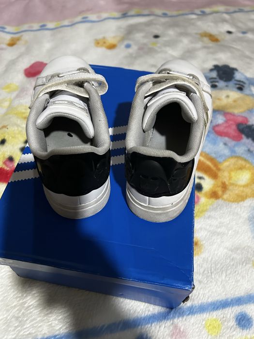 Кросовки дктские адидас