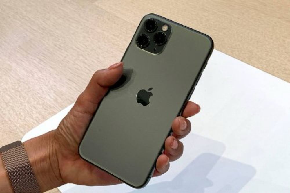 Продам срочно iphone 11 pro max 256 / 75 к