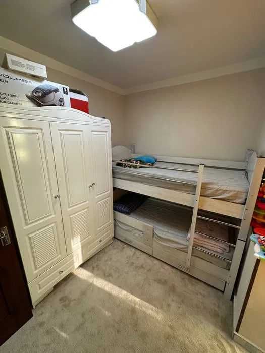 Беруний   3/4/9 Срочно продаётся
3хкомнатная  С ремонтом,