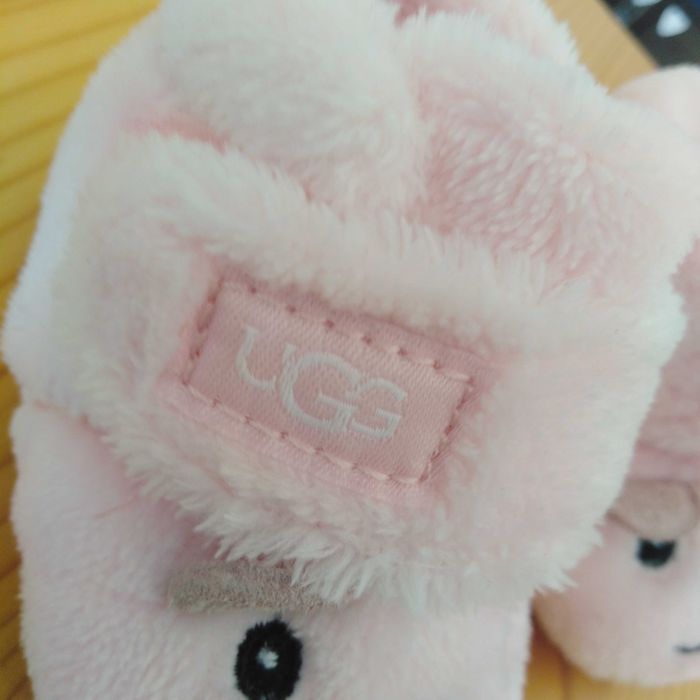 Ново! Бебешки пантофи UGG 0-6месеца (може и по договаряне)
