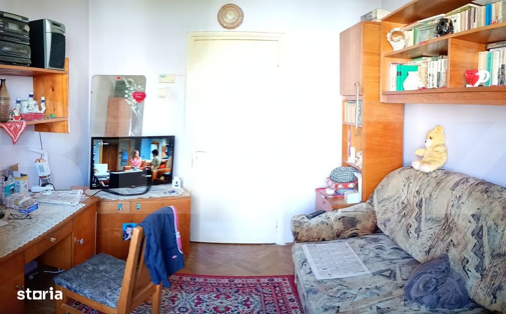 Apartament 3 camere de vanzare, 66 mp, zona Simeria