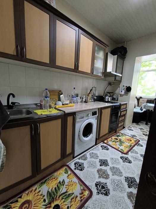 3 х ком.квартиру Сергели Спутнике 17. 2/4  кирпич 77 серия . Балкон