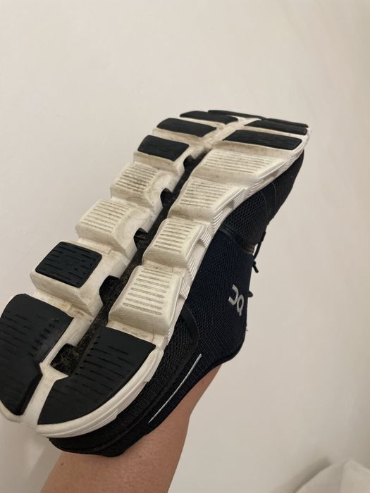 On cloud pret 210 lei conditii bune