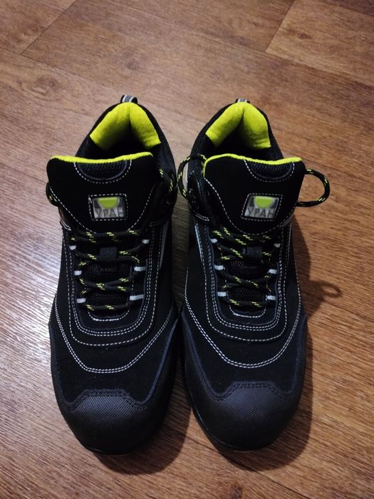 Продам рабочие ботинки 43 р